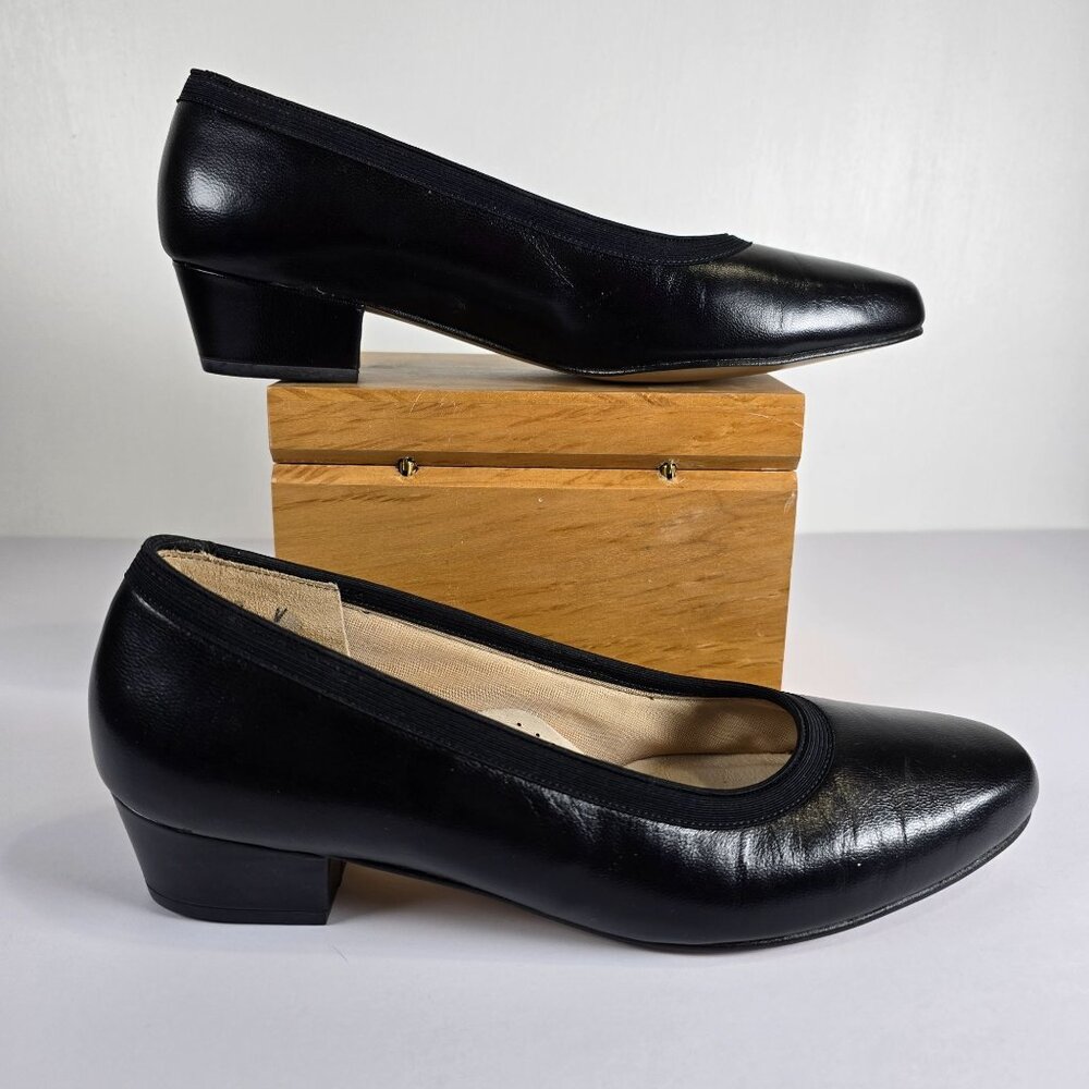 Vintage Johansen Black Leather 1.25" Kitten Heels Slip-On 9AA Made In USA - Picture 3 of 11